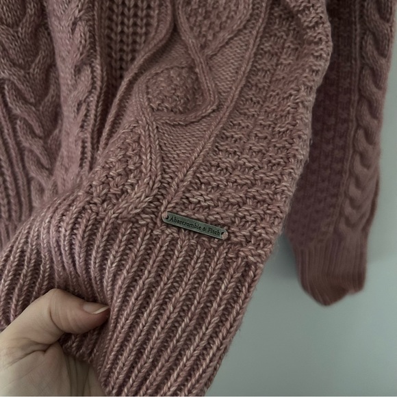 Abercrombie & Fitch Knit Sweater - Picture 2 of 6